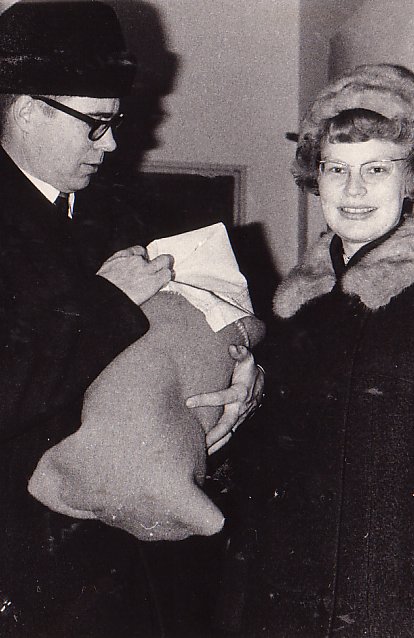 25-19670123001-Asko-Vauva-Salli-Kotiintulo-A025N